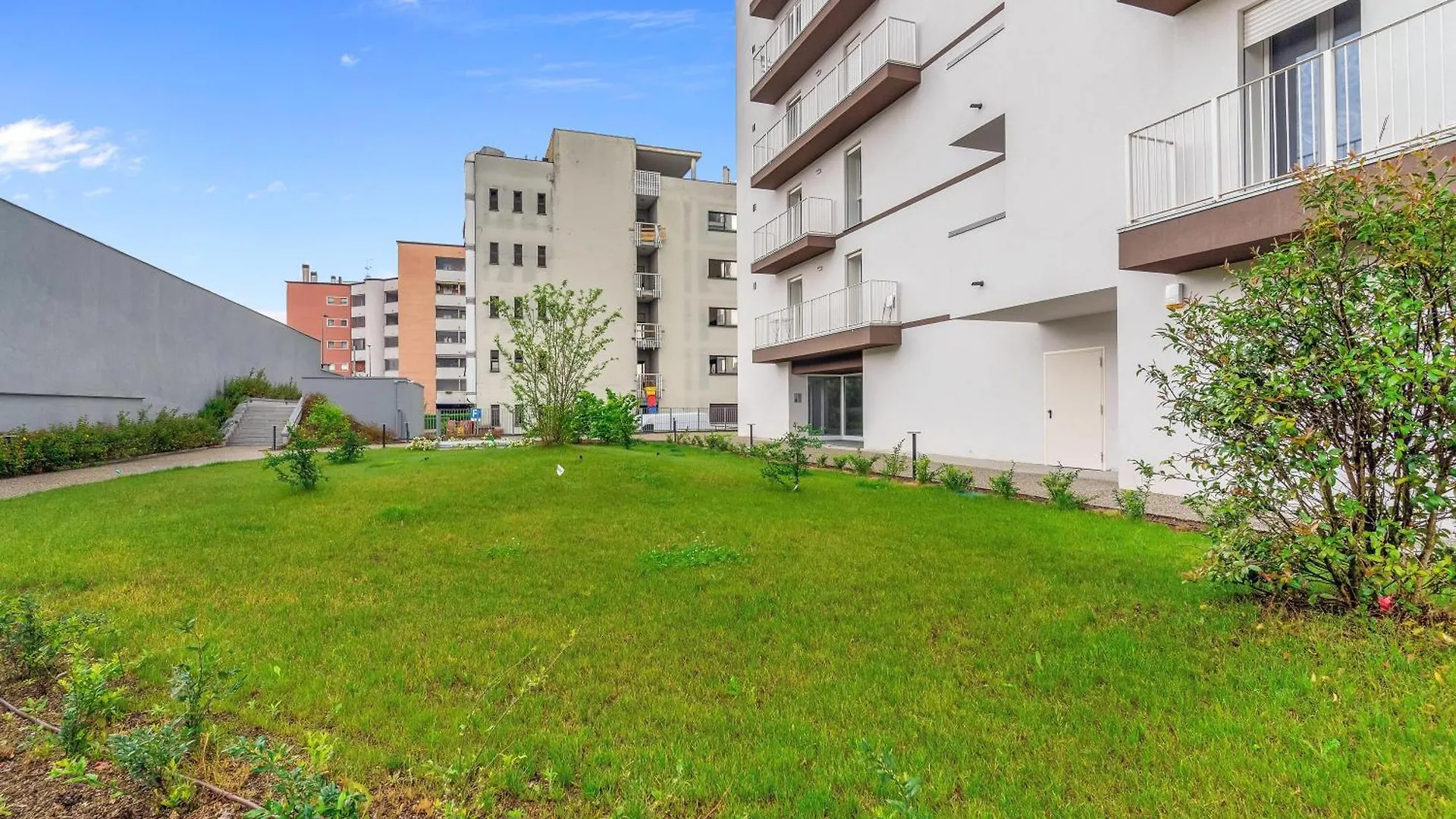 Airy Apartments With Balcony & Garage Mediolan 0*,