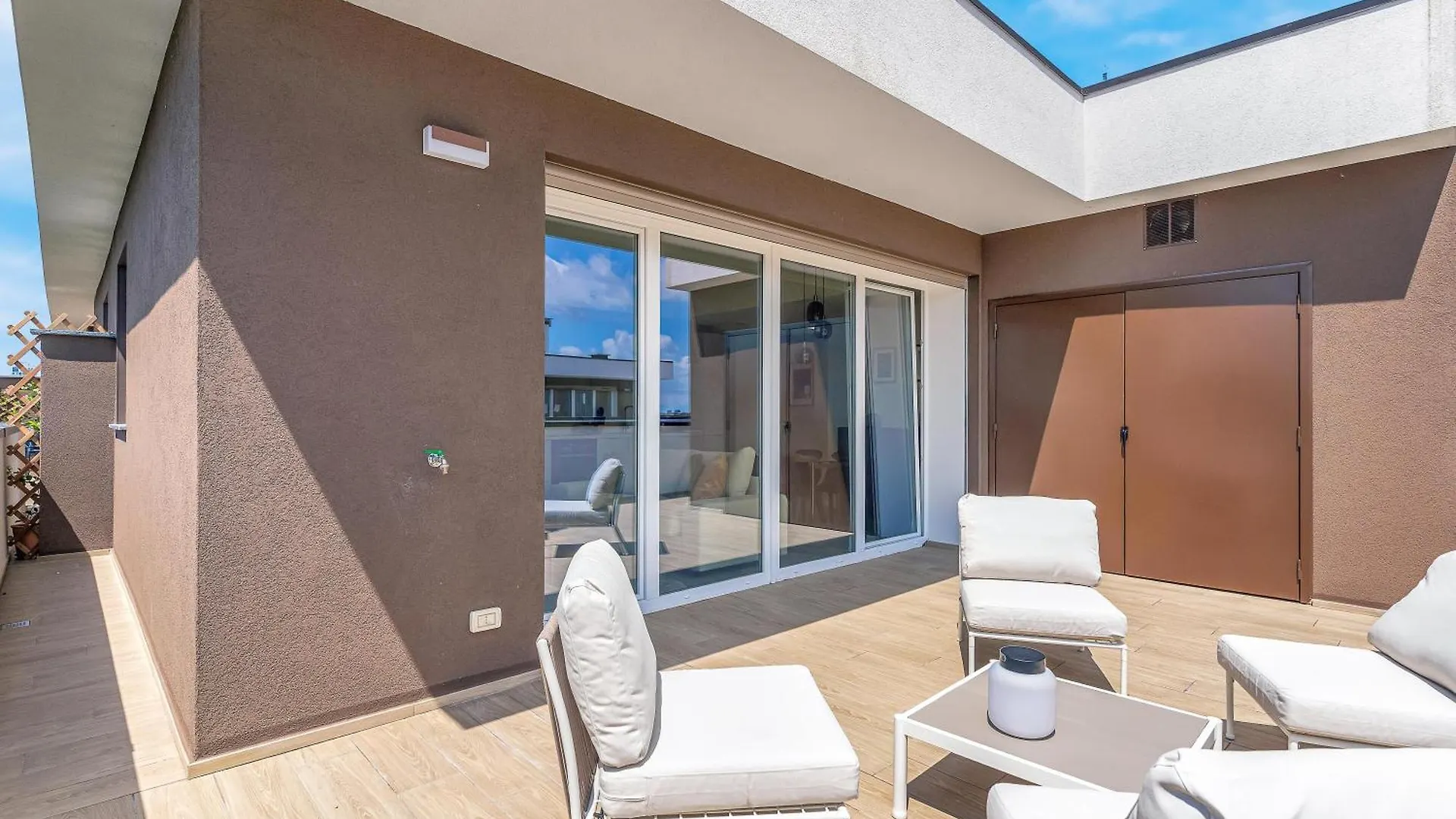 Airy Apartments With Balcony & Garage Mediolan