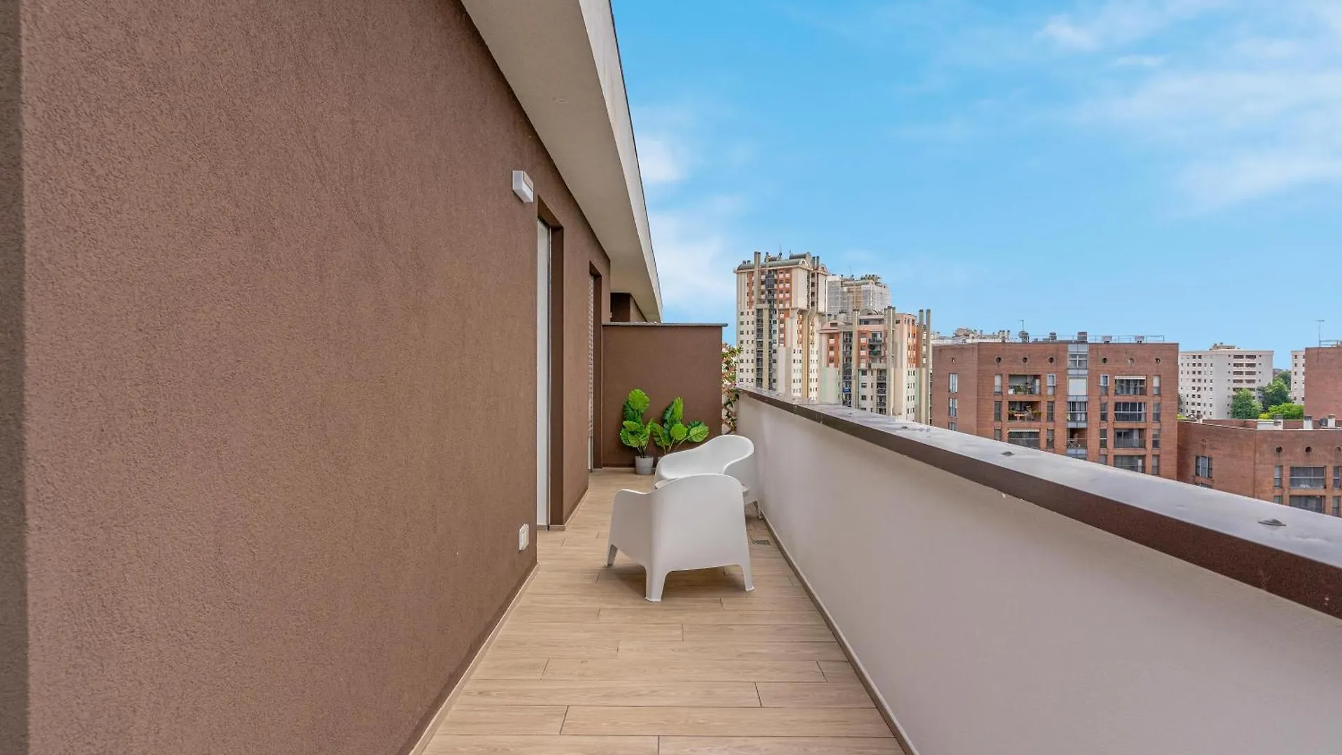 Airy Apartments With Balcony & Garage Mediolan