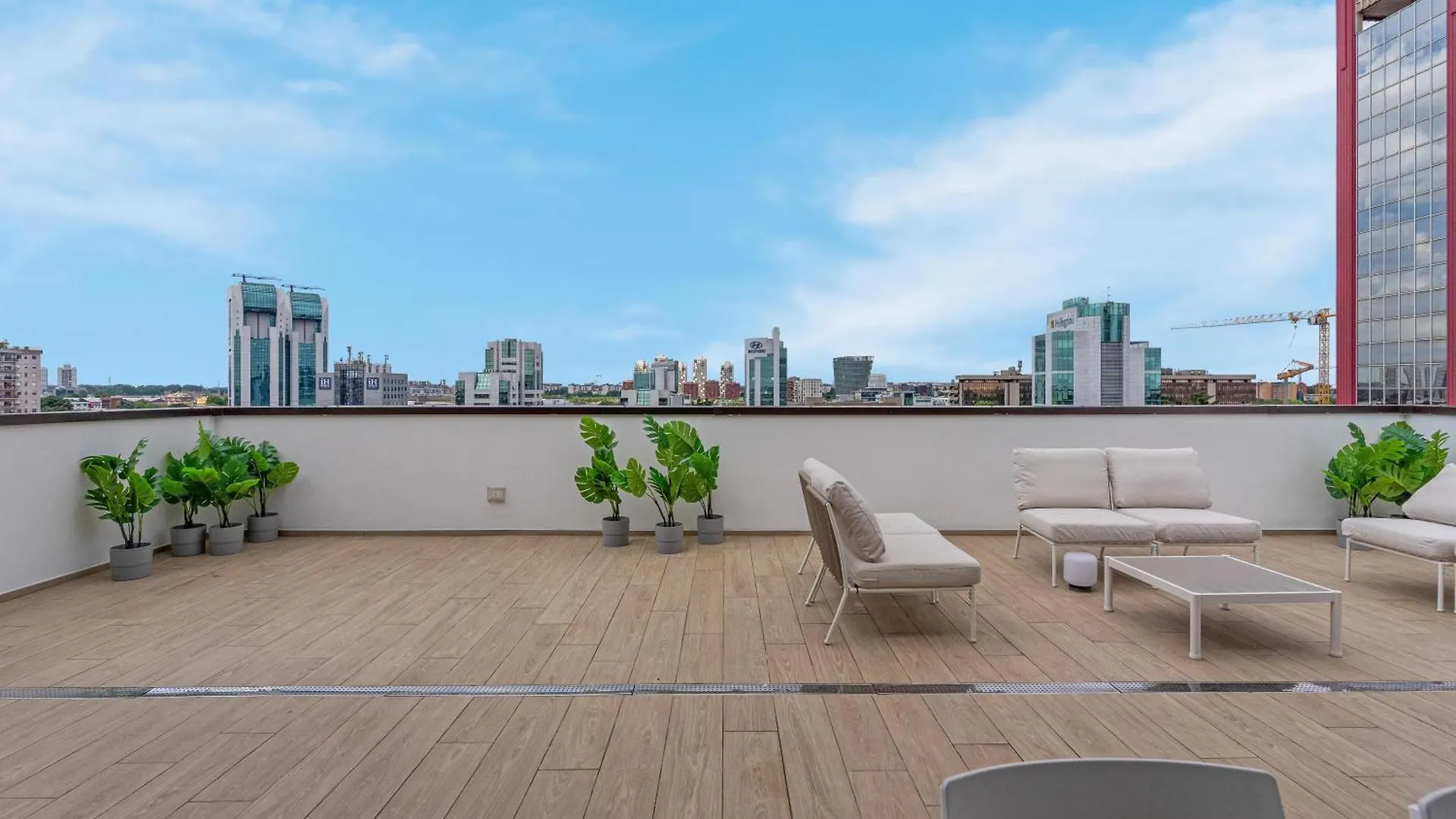 Airy Apartments With Balcony & Garage Mediolan