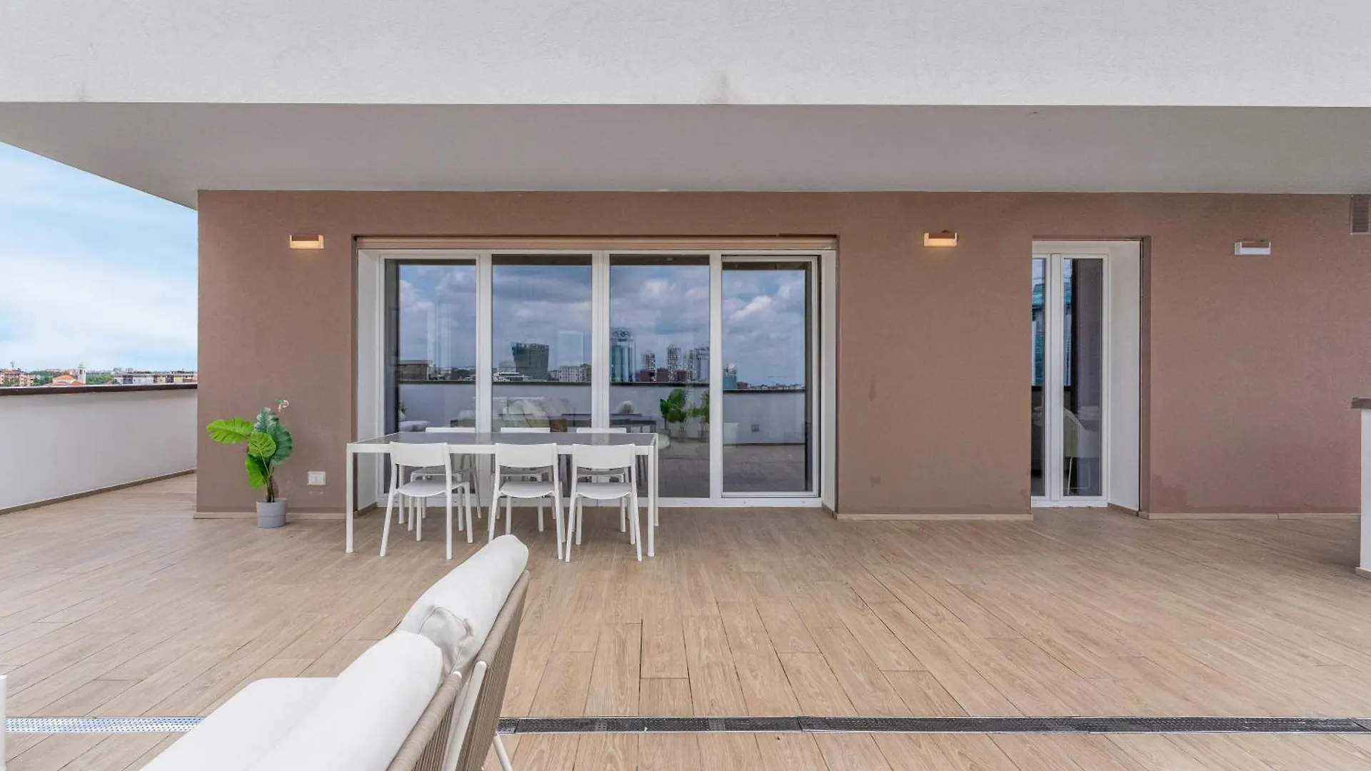 Airy Apartments With Balcony & Garage Mediolan Włochy