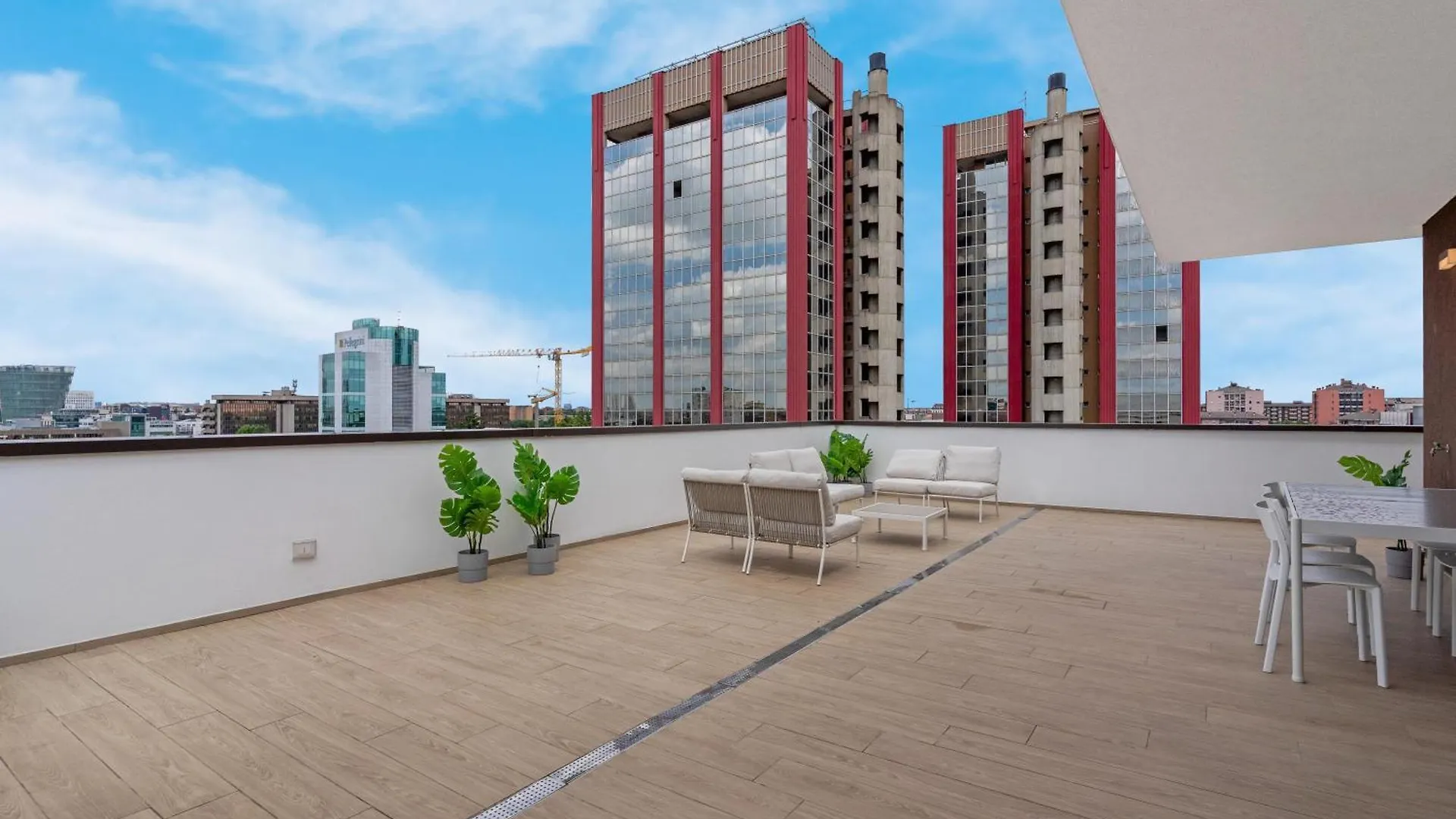 Airy Apartments With Balcony & Garage Mediolan