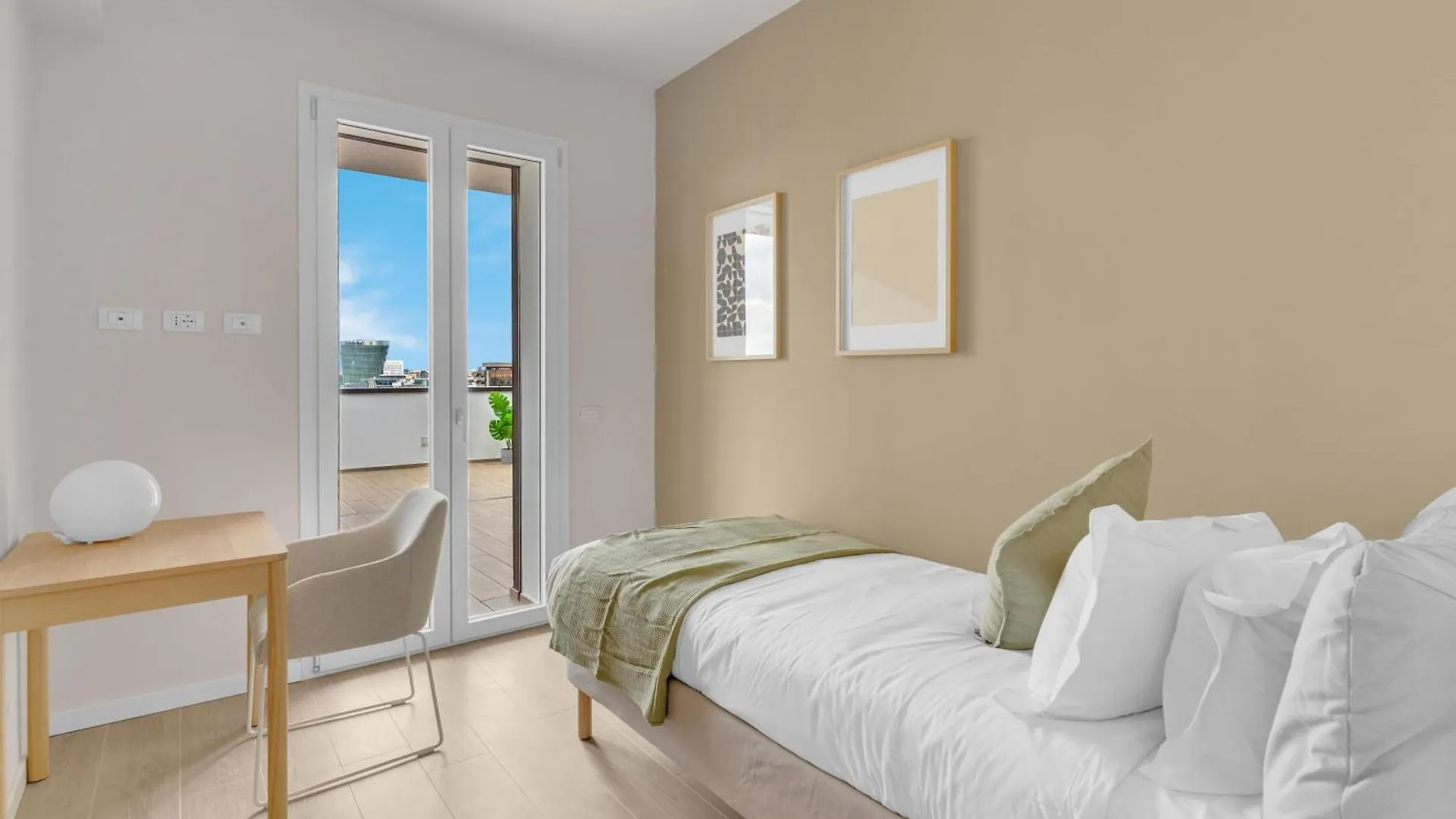 Airy Apartments With Balcony & Garage Mediolan