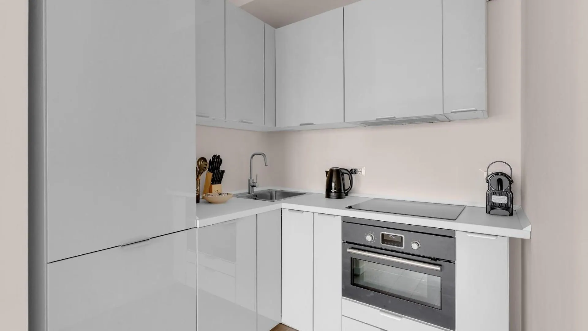 Airy Apartments With Balcony & Garage Mediolan