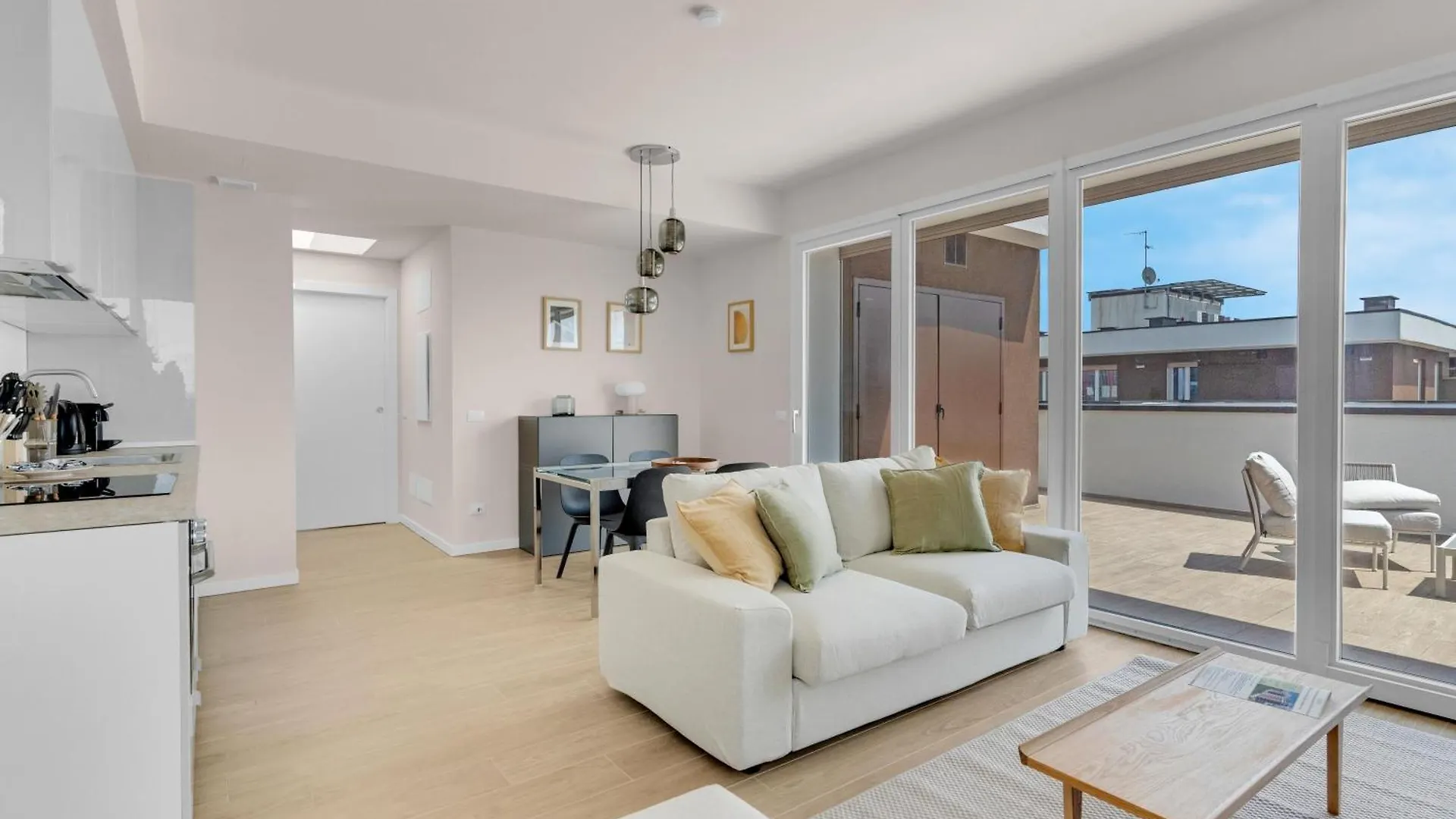 Airy Apartments With Balcony & Garage Mediolan