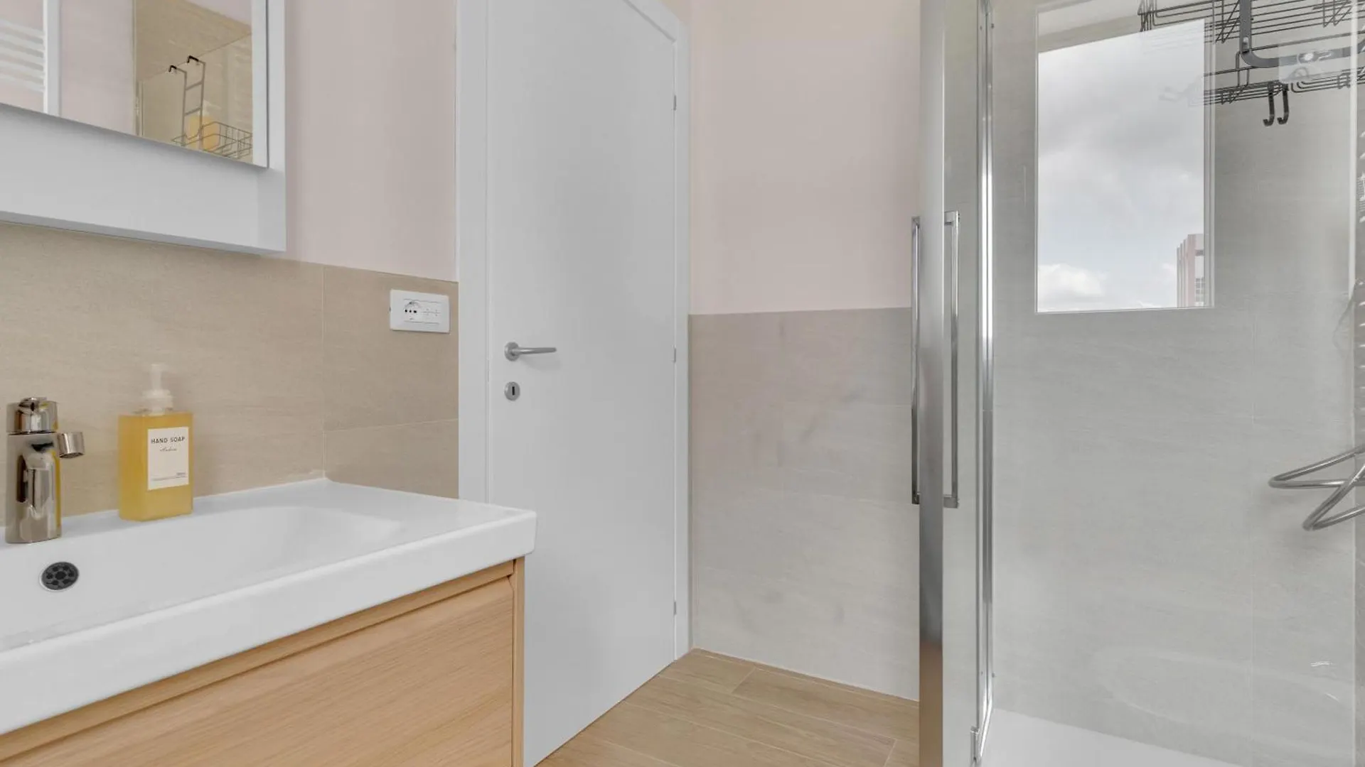 Airy Apartments With Balcony & Garage Mediolan